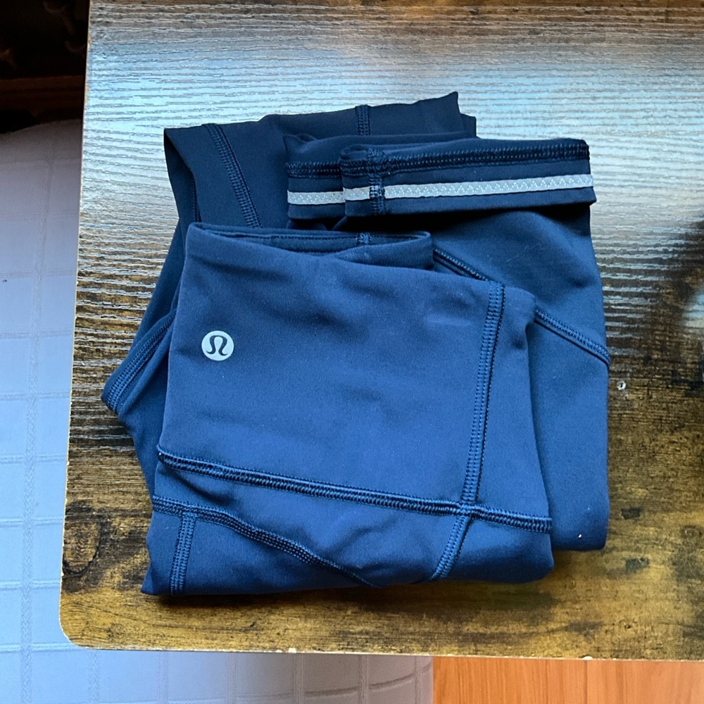 Lululemon Athletica All The Right Places II crop 23” in True Navy Leggings - Picture 7 of 7
